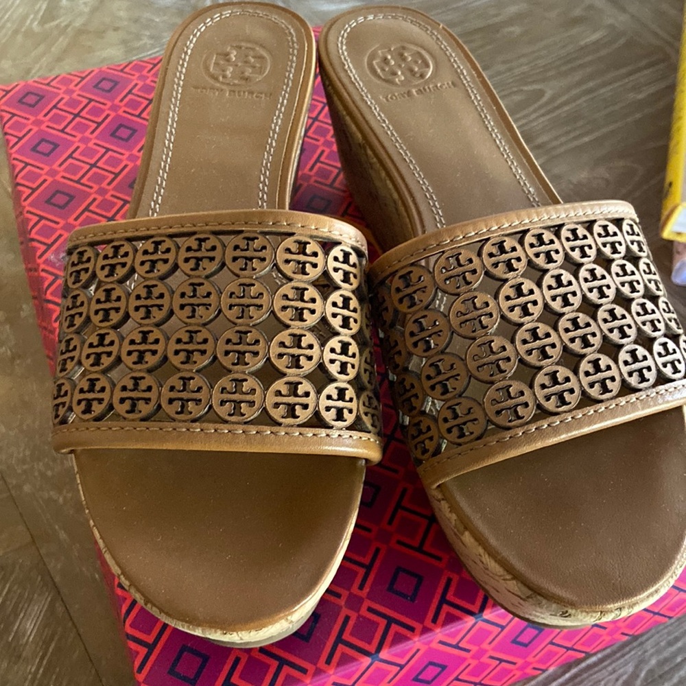 Tory Burch Elaine wedges size 6.5. Worn once. In box